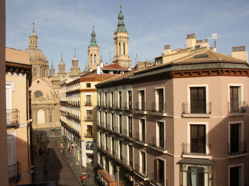 Apartamentos Dos Torres Pilar - Balcones con vistas al Pilar Zaragoza Exterior foto