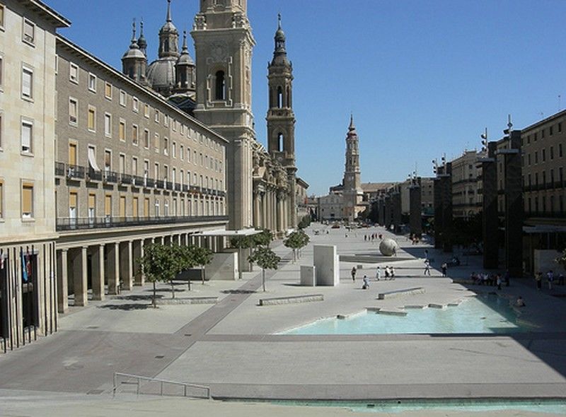 Apartamentos Dos Torres Pilar - Balcones con vistas al Pilar Zaragoza Exterior foto